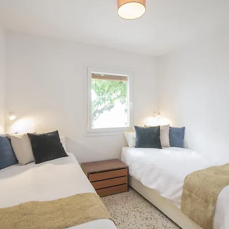 2br Townhouse In Centre 埃斯特波纳